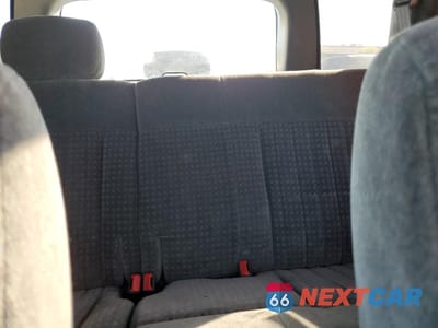 Zdjęcie 10 z 15 samochodu: 2002 CHEVROLET BLAZER VIN:1GNCS13WX2K155912 - miniatura