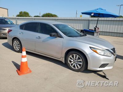 Czwarte zdjęcie samochodu z boku: 2018 NISSAN ALTIMA 2.5 VIN:1N4AL3AP4JC287034 - miniatura