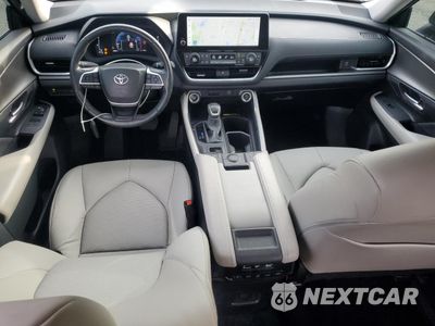 Zdjęcie 8 z 15 samochodu: 2024 TOYOTA GRAND HIGHLANDER XLE VIN:5TDAAAB59RS025053 - miniatura