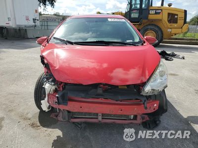 Piąte zdjęcie samochodu w środku: 2014 TOYOTA PRIUS C VIN:JTDKDTB31E1068704 - miniatura