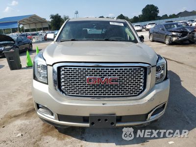 Piąte zdjęcie samochodu w środku: 2017 GMC YUKON XL DENALI VIN:1GKS2HKJ1HR230603 - miniatura