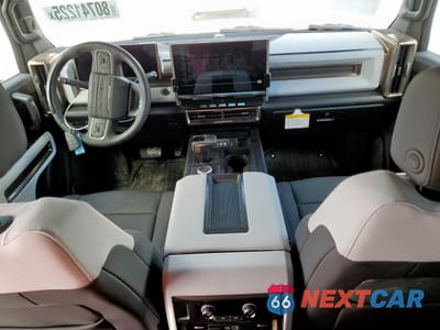Zdjęcie 8 z 13 samochodu: 2025 GMC HUMMER SUV 3X VIN:1GKT0RDC6SU119242 - miniatura