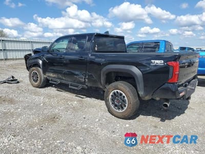 Drugie zdjęcie samochodu z przodu: 2025 TOYOTA TACOMA DOUBLE CAB VIN:3TMLB5JNXSM151104 - miniatura
