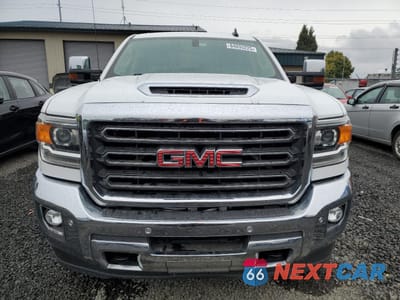 Piąte zdjęcie samochodu w środku: 2019 GMC SIERRA K2500 SLT VIN:1GT12REY5KF165267 - miniatura