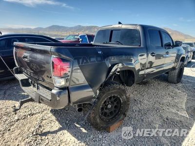 Trzecie zdjęcie samochodu z tyłu: 2017 TOYOTA TACOMA DOUBLE CAB VIN:3TMBZ5DN8HM011967 - miniatura