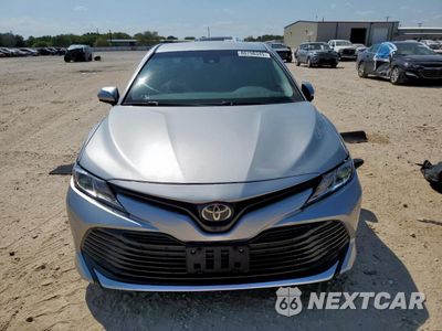 Piąte zdjęcie samochodu w środku: 2019 TOYOTA CAMRY L VIN:4T1B11HK6KU199967 - miniatura