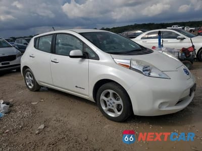 Czwarte zdjęcie samochodu z boku: 2013 NISSAN LEAF S VIN:1N4AZ0CP6DC403008 - miniatura