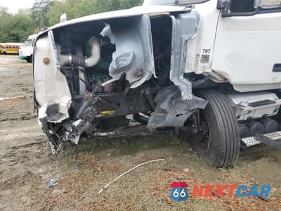 Zdjęcie 9 z 10 samochodu: 2016 VOLVO VN VNL VIN:4V4NC9EH8GN951998 - miniatura