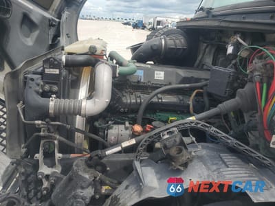 Zdjęcie 7 z 10 samochodu: 2015 VOLVO VN VNL - TRUCKS SEMI TRUCK VIN:4V4NC9EH9FN917244 - miniatura