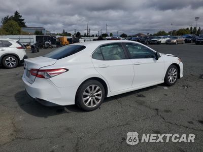 Trzecie zdjęcie samochodu z tyłu: 2018 TOYOTA CAMRY L VIN:4T1B11HK7JU550559 - miniatura