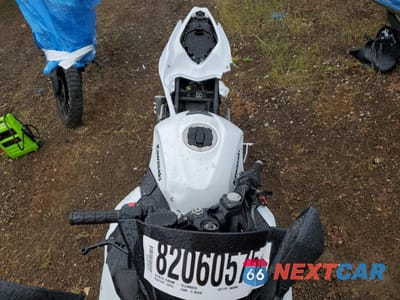 Piąte zdjęcie samochodu w środku: 2020 KAWASAKI EX400 VIN:JKAEXKG1XLDA81000 - miniatura