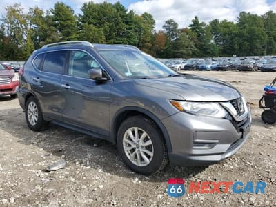 Czwarte zdjęcie samochodu z boku: 2019 NISSAN ROGUE S VIN:5N1AT2MV9KC733643 - miniatura