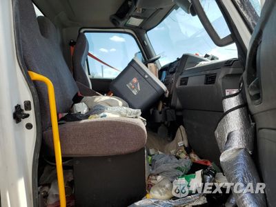 Piąte zdjęcie samochodu w środku: 2025 INTERNATIONAL MV607 - TRUCKS VIN:3HAEUMML5SL483993 - miniatura