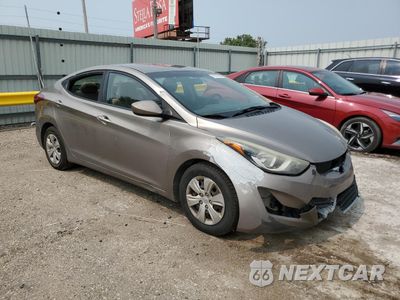 Czwarte zdjęcie samochodu z boku: 2016 HYUNDAI ELANTRA SE VIN:5NPDH4AE8GH694915 - miniatura