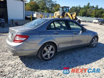 Trzecie zdjęcie samochodu z tyłu: 2011 MERCEDES-BENZ C 300 4MATIC VIN:WDDGF8BB5BR156646 - miniatura