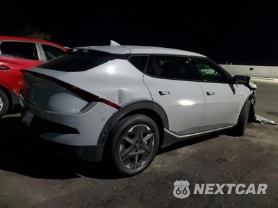 Trzecie zdjęcie samochodu z tyłu: 2025 KIA EV6 LIGHT VIN:5XYC34JA6SG010239 - miniatura