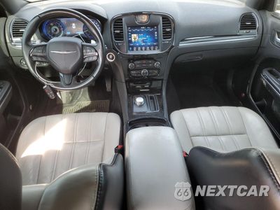 Zdjęcie 8 z 16 samochodu: 2017 CHRYSLER 300 S VIN:2C3CCAGG5HH512720 - miniatura