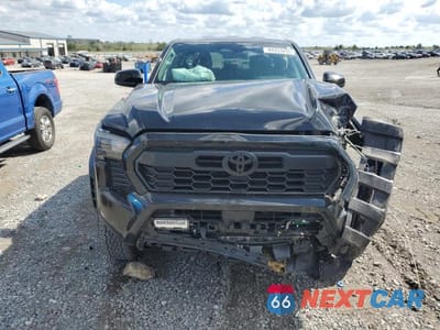 Piąte zdjęcie samochodu w środku: 2025 TOYOTA TACOMA DOUBLE CAB VIN:3TMLB5JNXSM151104 - miniatura