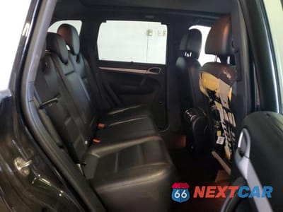 Zdjęcie 11 z 13 samochodu: 2010 PORSCHE CAYENNE S VIN:WP1AB2AP1ALA51219 - miniatura