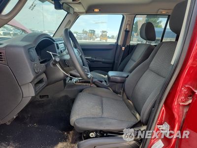 Zdjęcie 7 z 15 samochodu: 2010 JEEP COMMANDER SPORT VIN:1J4RG4GK7AC129624 - miniatura