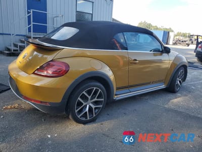 Trzecie zdjęcie samochodu z tyłu: 2017 VOLKSWAGEN BEETLE DUNE VIN:3VWT17AT4HM800401 - miniatura