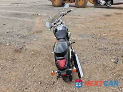 Czwarte zdjęcie samochodu z boku: 2015 SUZUKI VZ800 VIN:JS1VS56A8F2100013 - miniatura