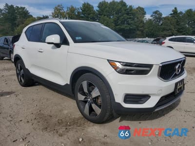 Czwarte zdjęcie samochodu z boku: 2019 VOLVO XC40 T5 MOMENTUM VIN:YV4162UK5K2111660 - miniatura