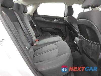 Zdjęcie 10 z 12 samochodu: 2023 KIA K5 LXS VIN:5XXG14J25PG204806 - miniatura