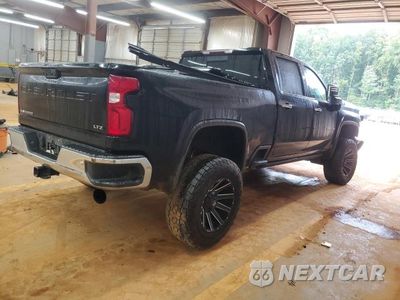 Trzecie zdjęcie samochodu z tyłu: 2021 CHEVROLET SILVERADO K2500 HEAVY DUTY LTZ VIN:1GC4YPEY6MF291401 - miniatura