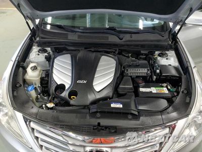 Zdjęcie 11 z 12 samochodu: 2012 HYUNDAI AZERA GLS VIN:KMHFG4JGXCA125557 - miniatura