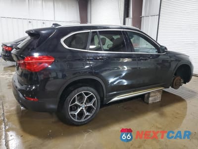 Trzecie zdjęcie samochodu z tyłu: 2021 BMW X1 XDRIVE28I VIN:WBXJG9C02M5U44511 - miniatura