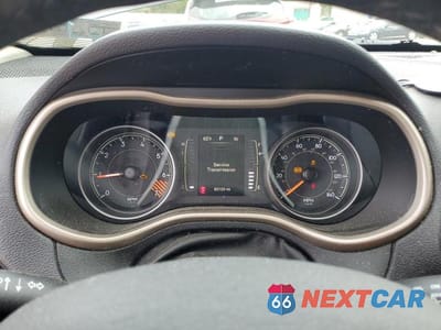 Zdjęcie 9 z 14 samochodu: 2015 JEEP CHEROKEE LATITUDE VIN:1C4PJLCB6FW656283 - miniatura