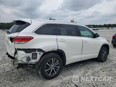 Trzecie zdjęcie samochodu z tyłu: 2017 TOYOTA HIGHLANDER SE VIN:5TDKZRFH2HS520967 - miniatura
