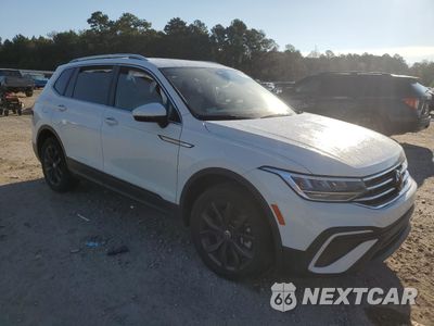 Czwarte zdjęcie samochodu z boku: 2024 VOLKSWAGEN TIGUAN SE VIN:3VVMB7AX3RM105756 - miniatura