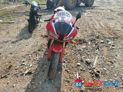 Drugie zdjęcie samochodu z przodu: 2021 HONDA CBR600 RR VIN:JH2PC40J9MK700669 - miniatura