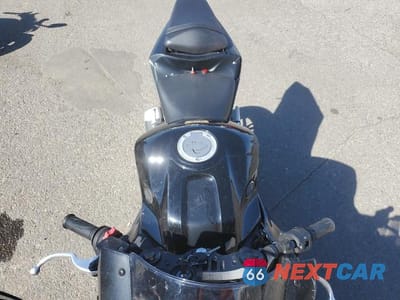 Piąte zdjęcie samochodu w środku: 2021 YAMAHA YZFR3 A VIN:MH3RH18Y9MK007296 - miniatura