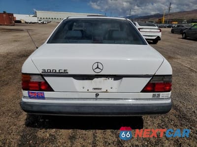 Zdjęcie 6 z 12 samochodu: 1992 MERCEDES-BENZ 300 CE VIN:WDBEA51D7NB568077 - miniatura