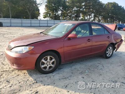 2005 TOYOTA CAMRY LE 4T1BE32K75U082802 - główne zdjęcie licytacji z USA - miniatura