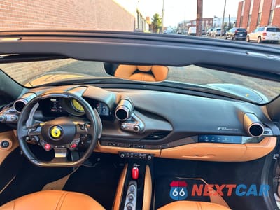 Zdjęcie 6 z 15 samochodu: 2023 FERRARI F8 SPIDER VIN:ZFF93LMA0P0XXXXXX - miniatura