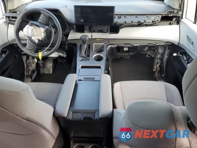 Zdjęcie 8 z 13 samochodu: 2025 TOYOTA SIENNA LE VIN:5TDKRKEC3SS233495 - miniatura