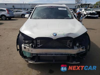 Piąte zdjęcie samochodu w środku: 2017 BMW X1 XDRIVE28I VIN:WBXHT3C32H5F69907 - miniatura