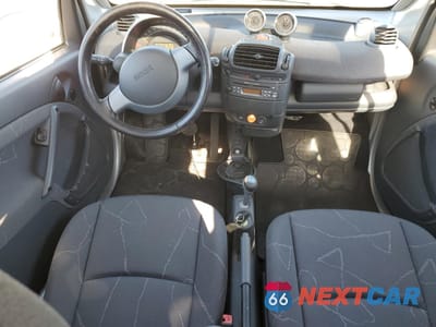 Zdjęcie 8 z 12 samochodu: 2006 SMART FORTWO VIN:WMEAJ00F66J290755 - miniatura