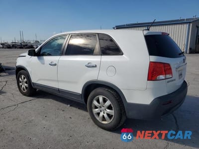Drugie zdjęcie samochodu z przodu: 2013 KIA SORENTO LX VIN:5XYKT3A10DG359650 - miniatura