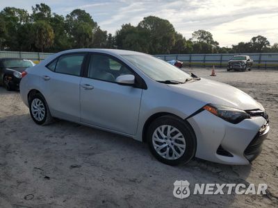 Czwarte zdjęcie samochodu z boku: 2018 TOYOTA COROLLA L VIN:5YFBURHE1JP839020 - miniatura