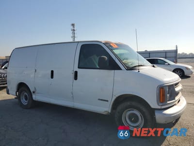 Czwarte zdjęcie samochodu z boku: 2000 CHEVROLET EXPRESS G1500 VIN:1GCEG15W9Y1211935 - miniatura