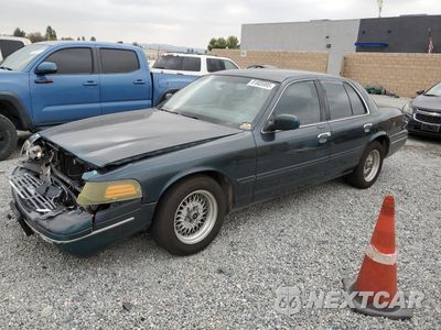 1998 FORD CROWN VICTORIA LX 2FAFP74W1WX172857 - główne zdjęcie licytacji z USA - miniatura