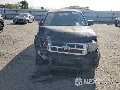 Piąte zdjęcie samochodu w środku: 2011 FORD ESCAPE XLS VIN:1FMCU0C75BKB53180 - miniatura