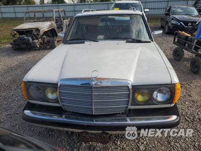 Piąte zdjęcie samochodu w środku: 1983 MERCEDES-BENZ 300 TDT VIN:WDBAB93A3DN012996 - miniatura