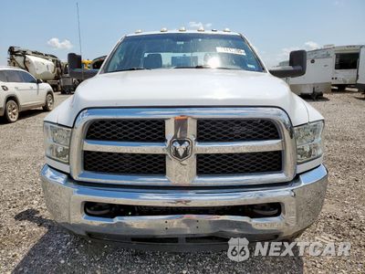 Piąte zdjęcie samochodu w środku: 2018 RAM 3500 SLT VIN:3C63RRHL8JG407350 - miniatura