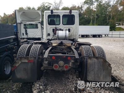 Zdjęcie 6 z 10 samochodu: 2016 FREIGHTLINER CASCADIA 125 SEMI TRUCK VIN:1FUJGEBGXGLHC3829 - miniatura